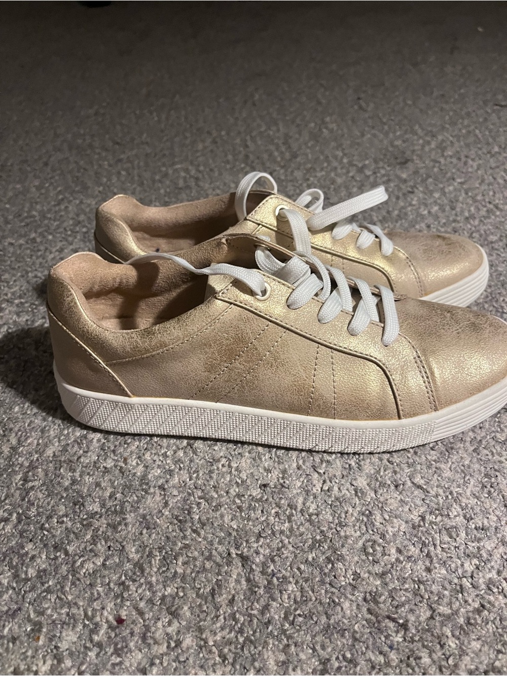 Leather flocking outside Gold Women's Low-Top Lace-Up Sneakers from Soul N.